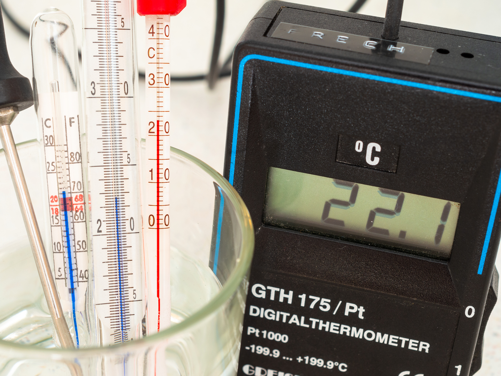 Martin Frech: Verschiedene Thermometer zeigen unterschiedliche Temperaturen an.
